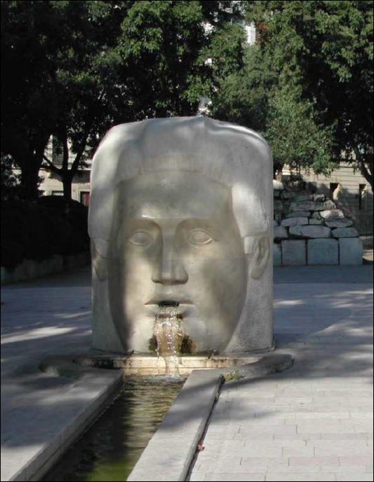 048- Nimes